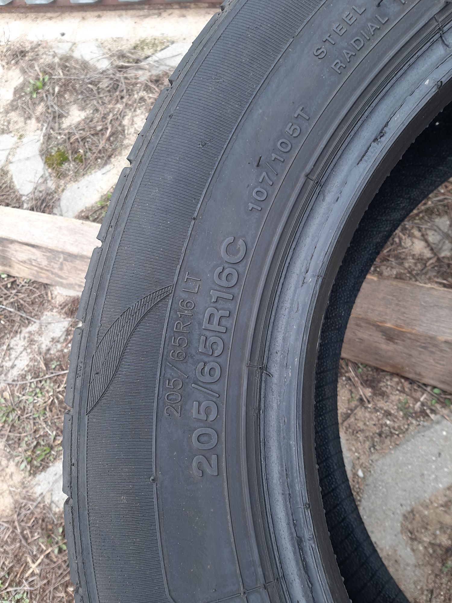 1x Opona letnia 205/65R16C Minerva Transporter RF09 / 7,8mm 2021r