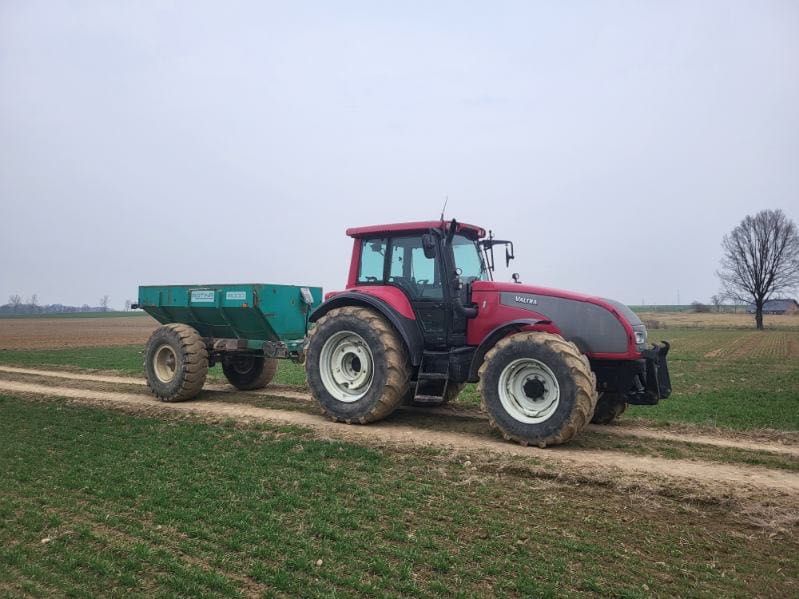 Valtra T130 ciągnik rolniczy