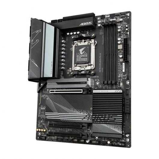 Gigabyte X670 AORUS ELITE AX