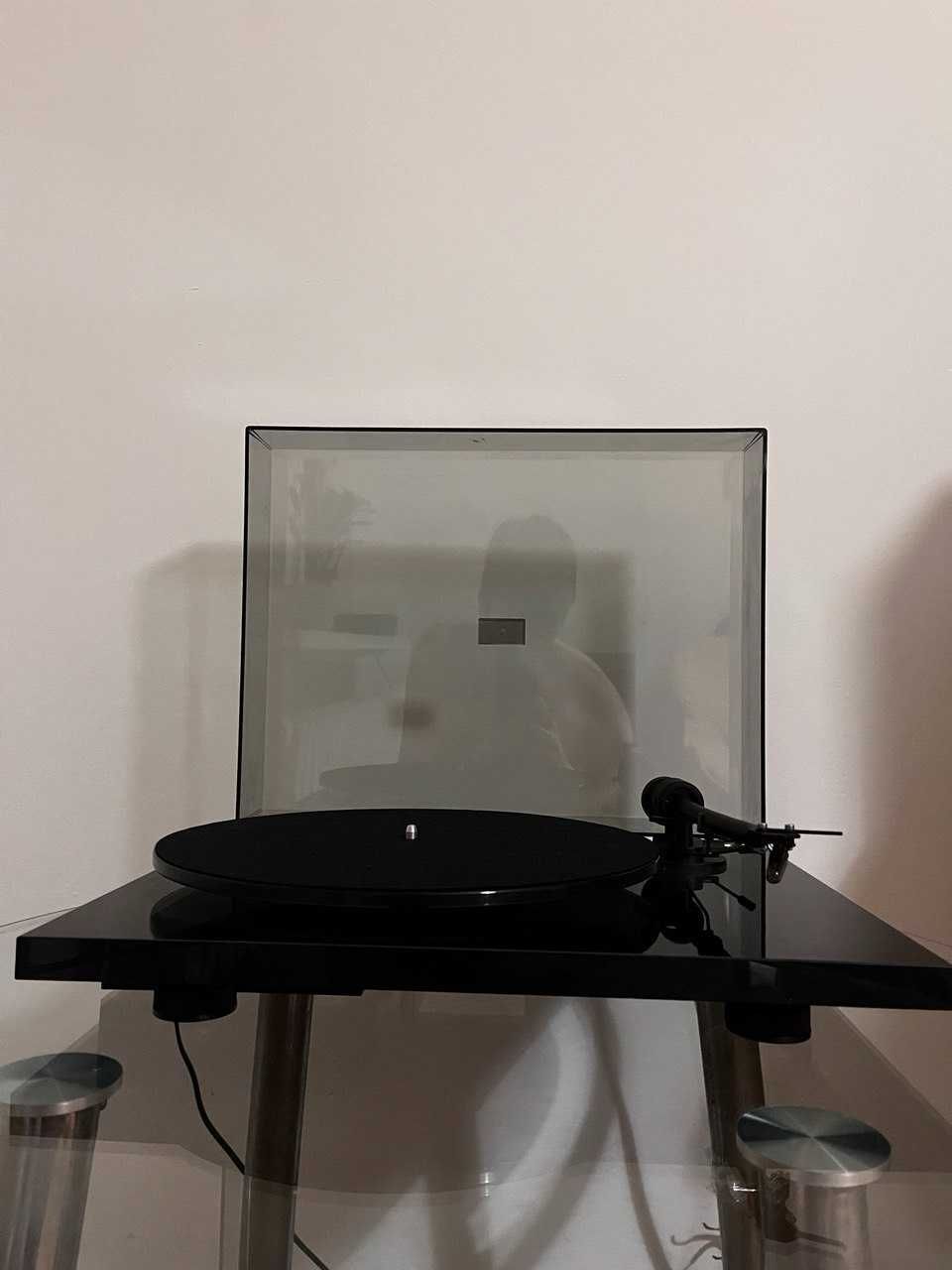 Pro-Ject T1 + Phono Box (korektor)