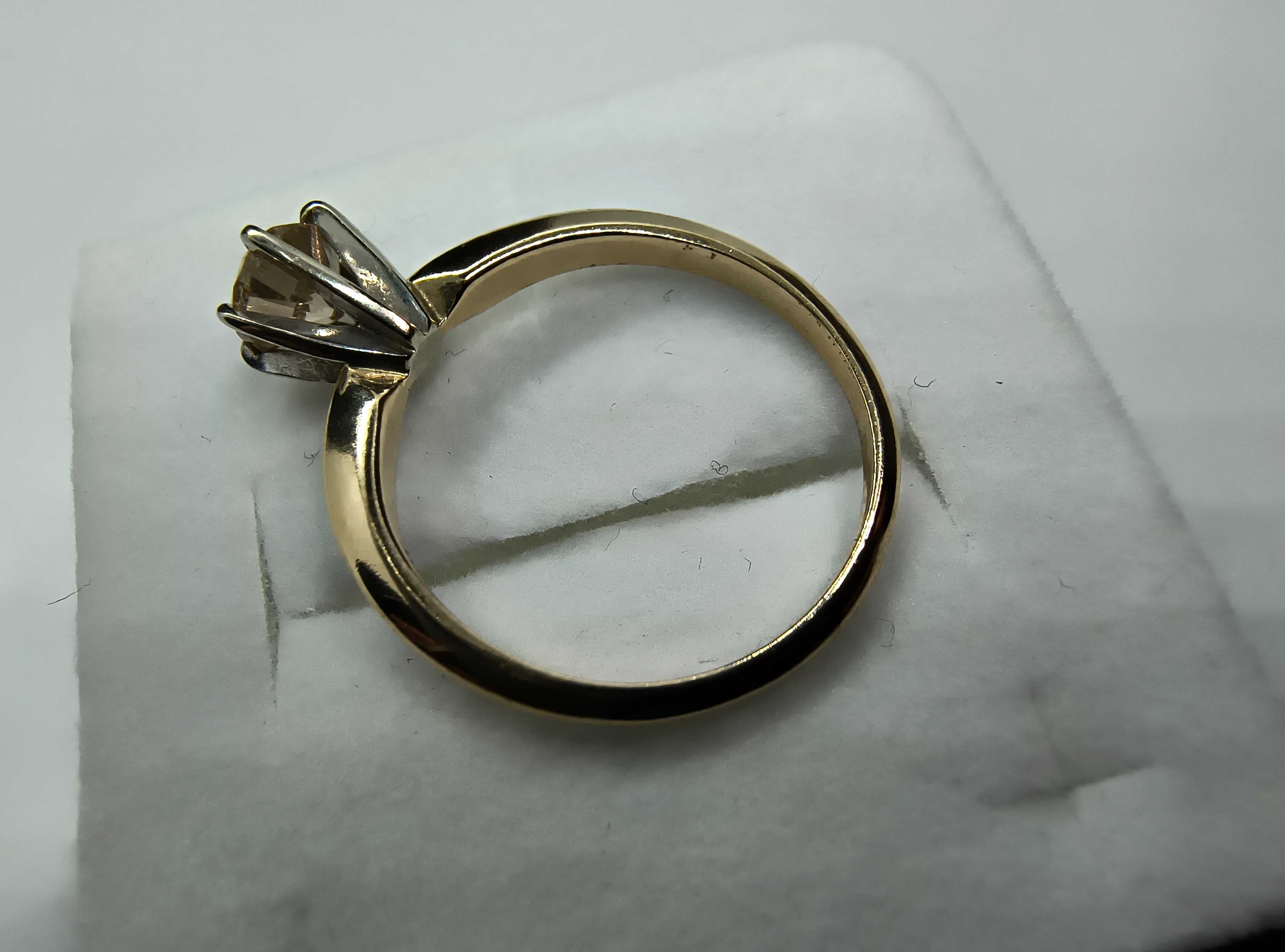 Złoty pierścionek z brylantem 0.60ct SI1/R (szampański) certyfikat