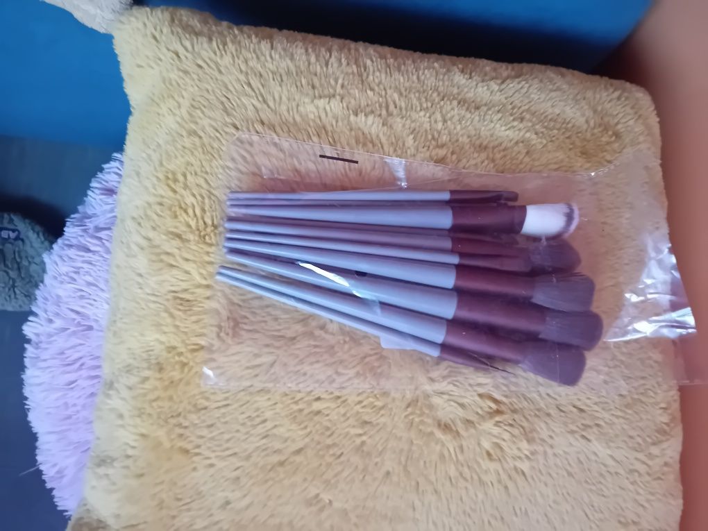 Nowe pędzle do makijażu 13 szt