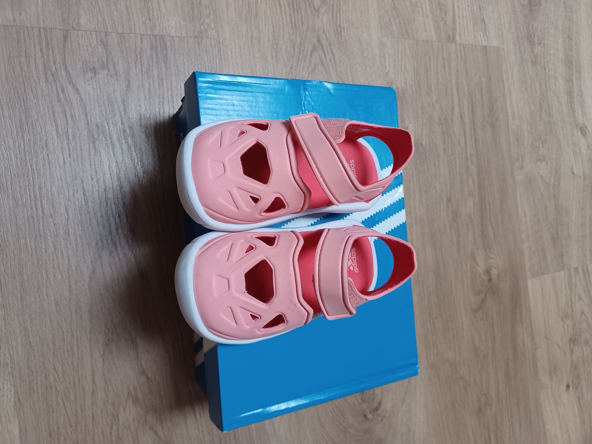 Diverso calçado menina - Ipanema,  adidas, Igor,  biomecanics, primark