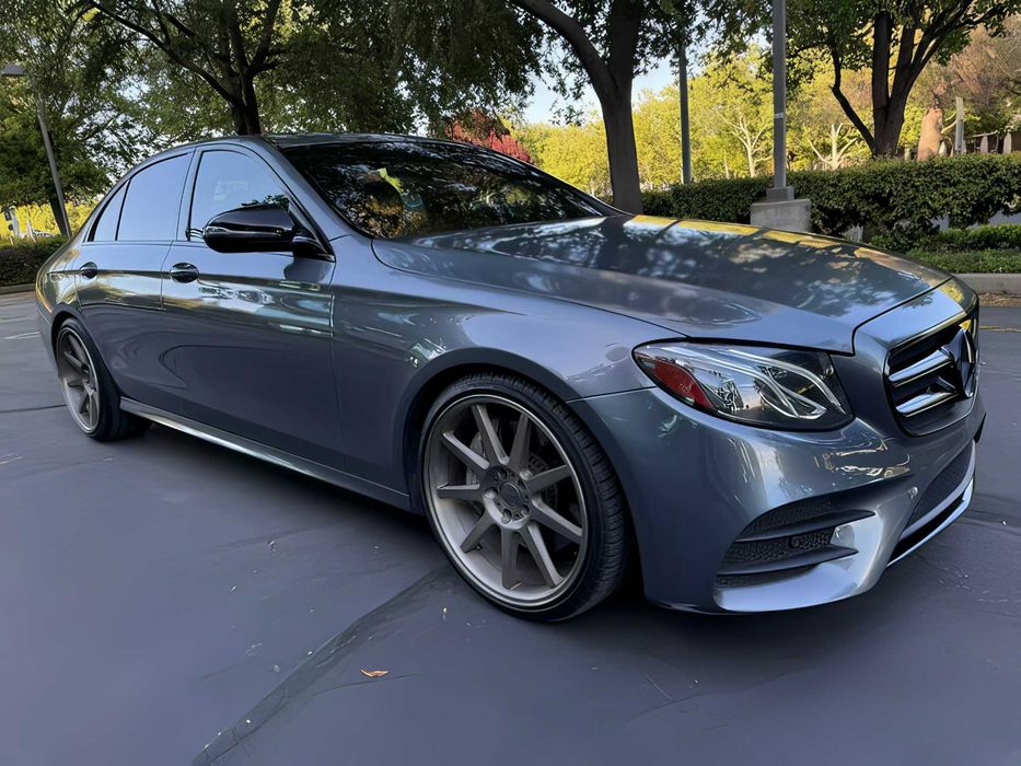 Mercedes-Benz E 300      2019