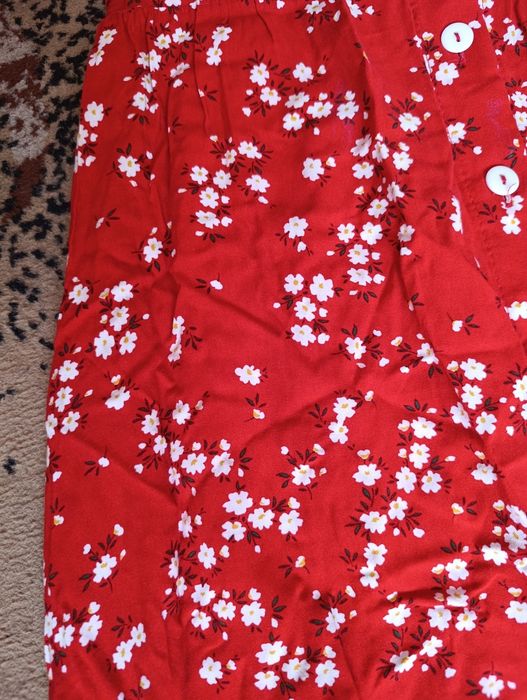 Червона сукня жіноча