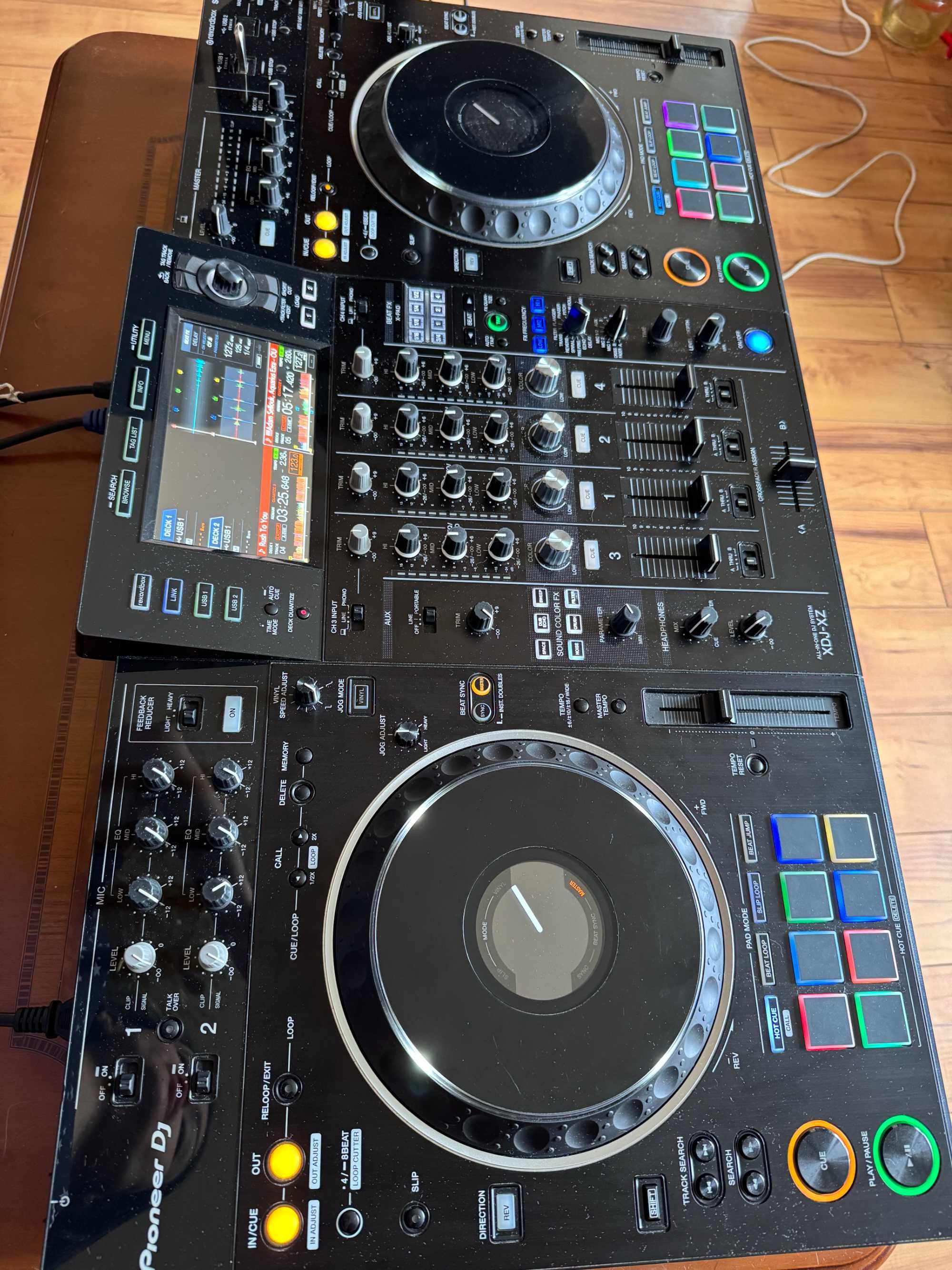 DJ-контролер Pioneer XDJ-XZ