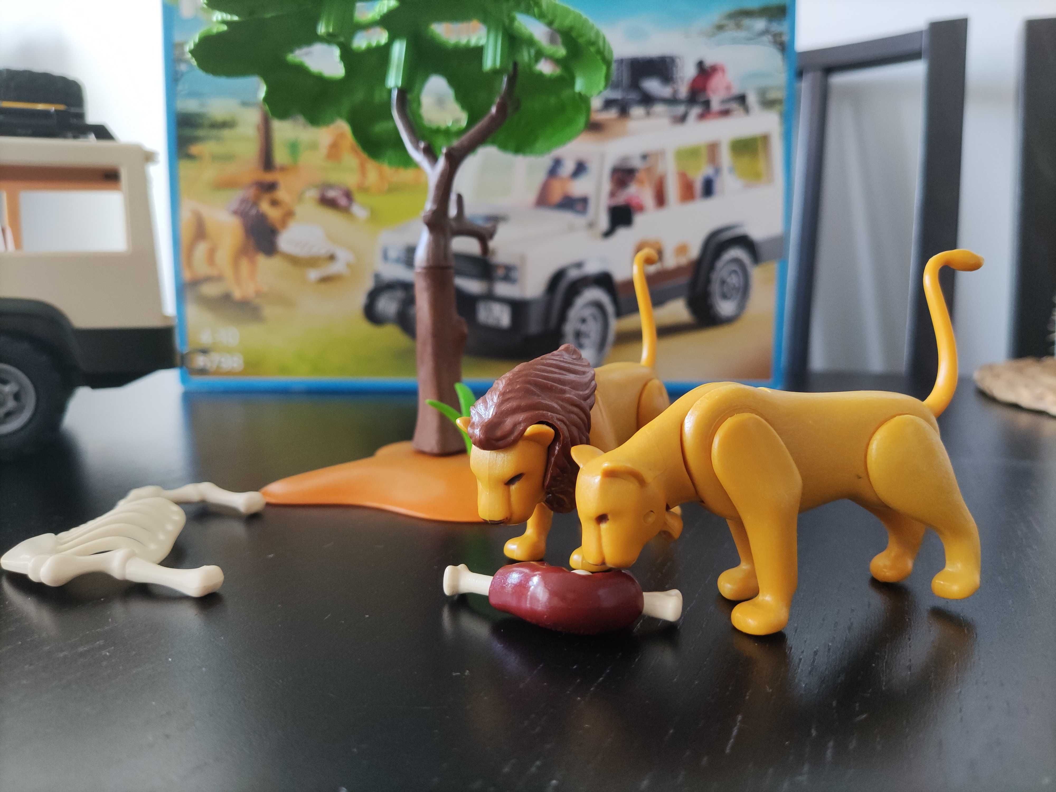 PLAYMOBIL Wild Life 6798 Samochód terenowy z wyciągarką