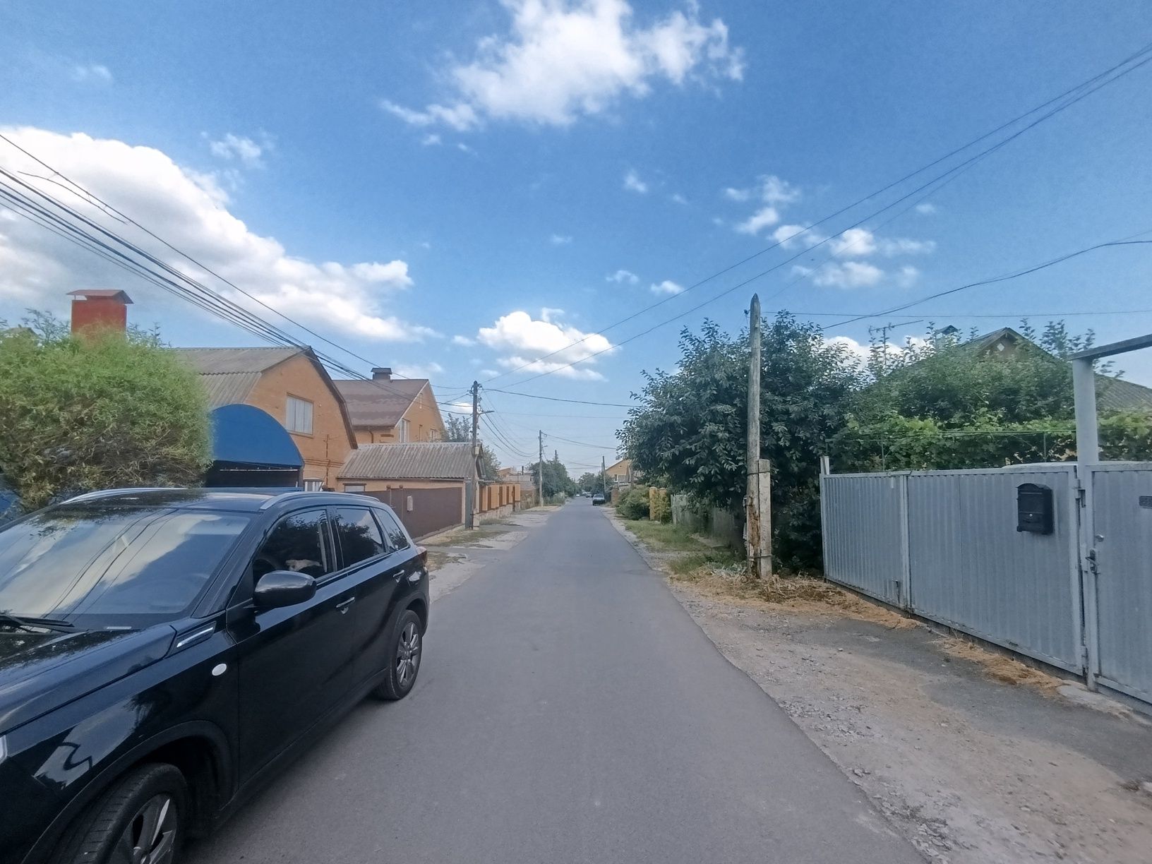 Продам будинок та частину будинку