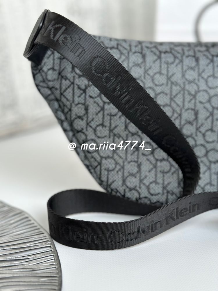 Бананка Calvin Klein оригінал