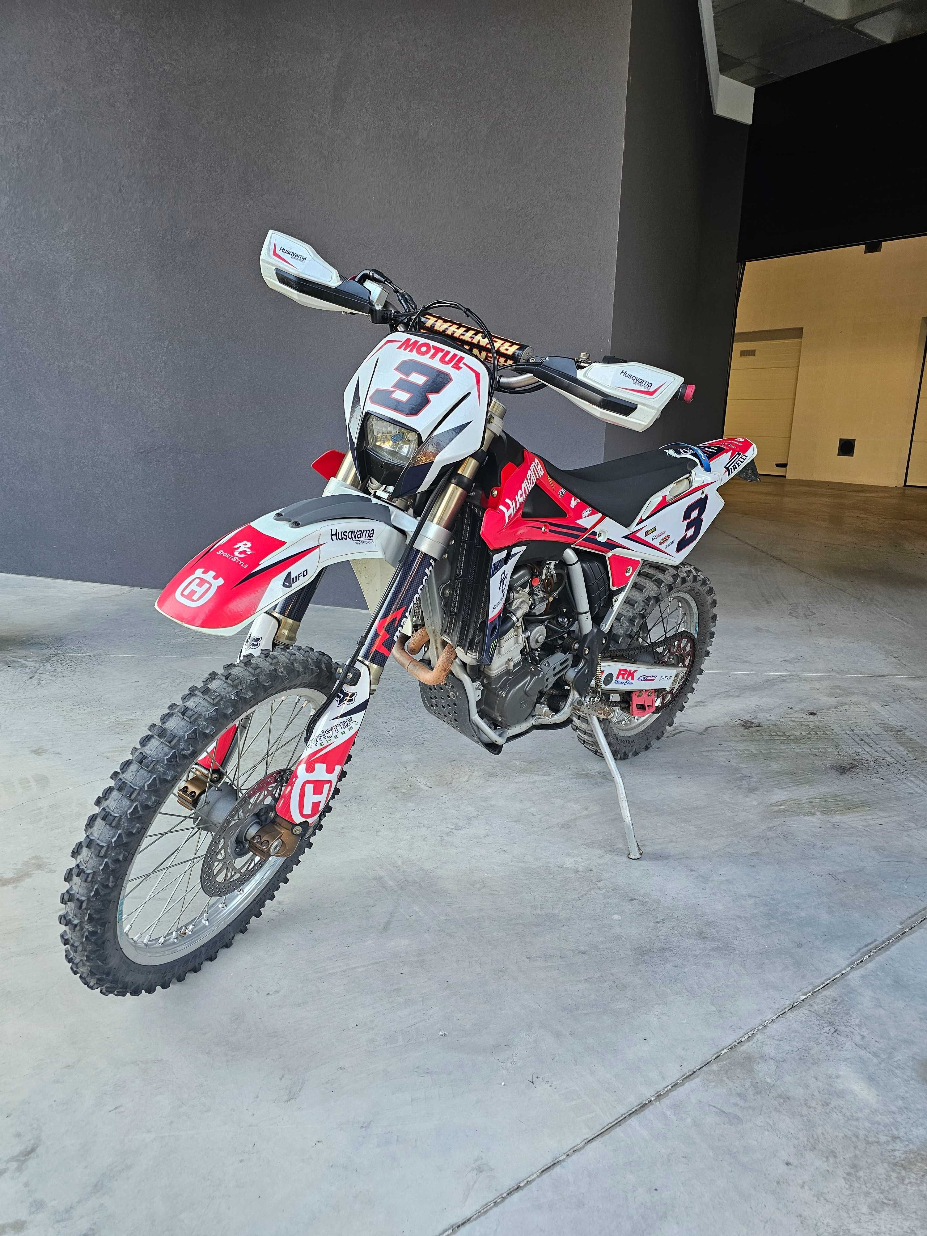 Husqvarna TE 450 matriculada com motor de arranque