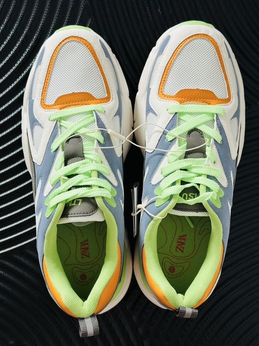 Різнокольорові кросівки Zara. Розмір 40.