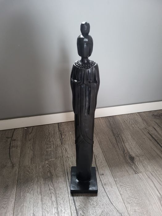 Estátua preta em poliresina