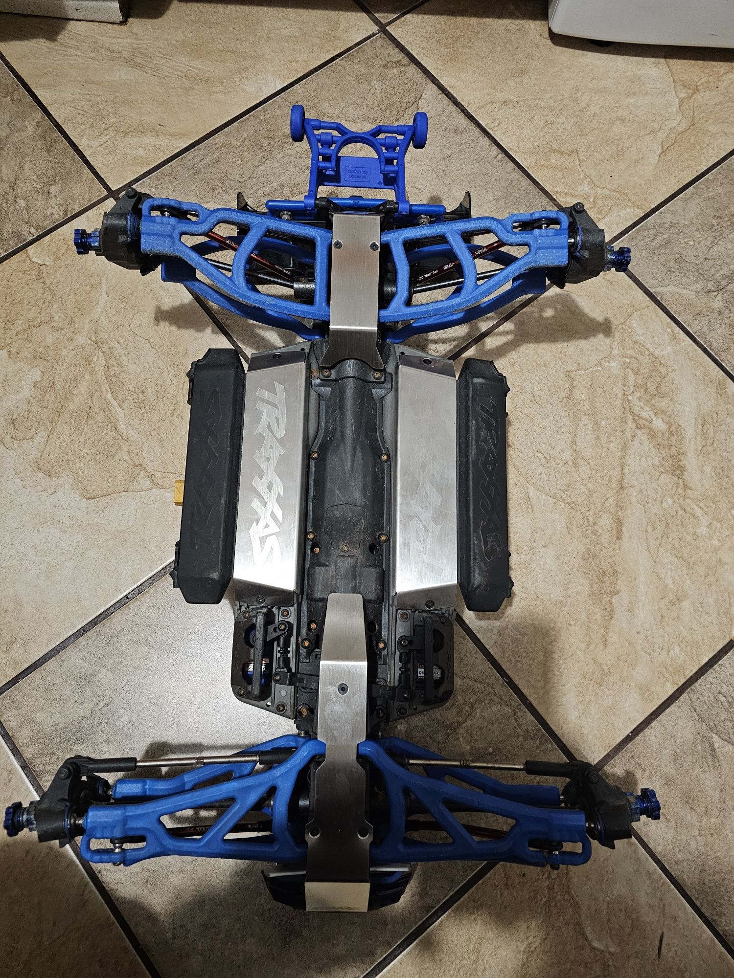 Traxxas e revo 2.0