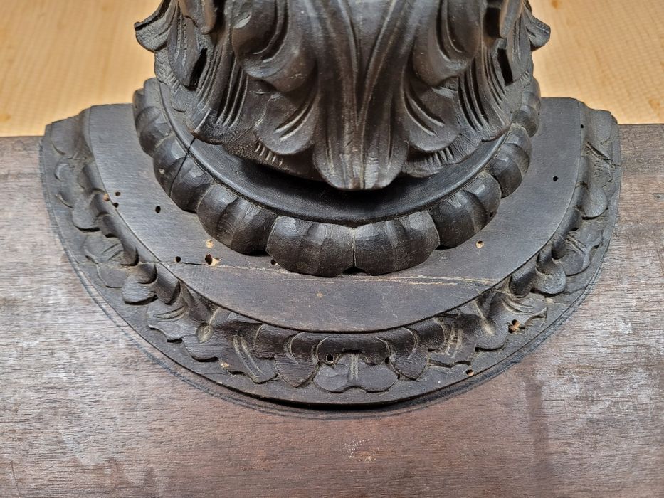 Peanha / Mísula em madeira 44 x 22,5 x 17