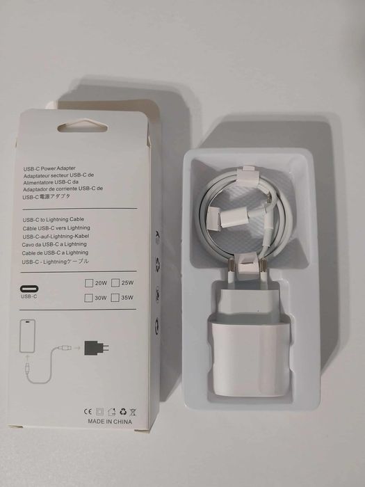 Ładowarka do iPhone 50 zł.