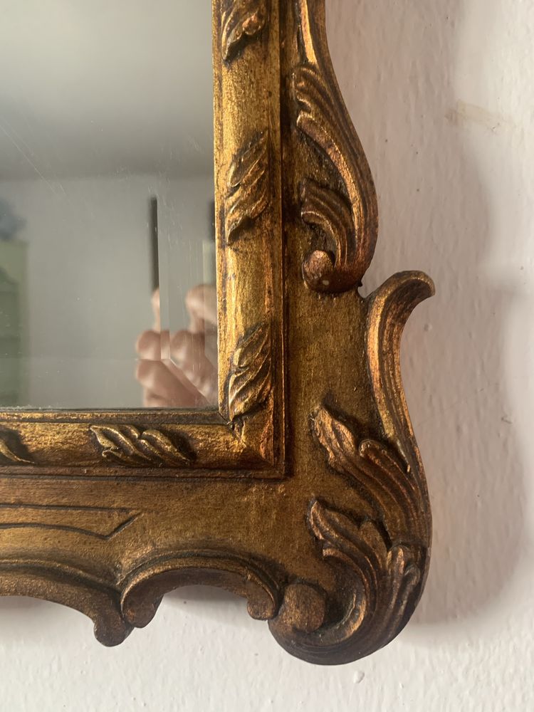 Espelho antigo com moldura em talha dourada