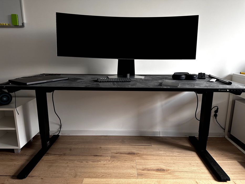 Sprzedam biurko SECRETLAB Magnus pro XL
