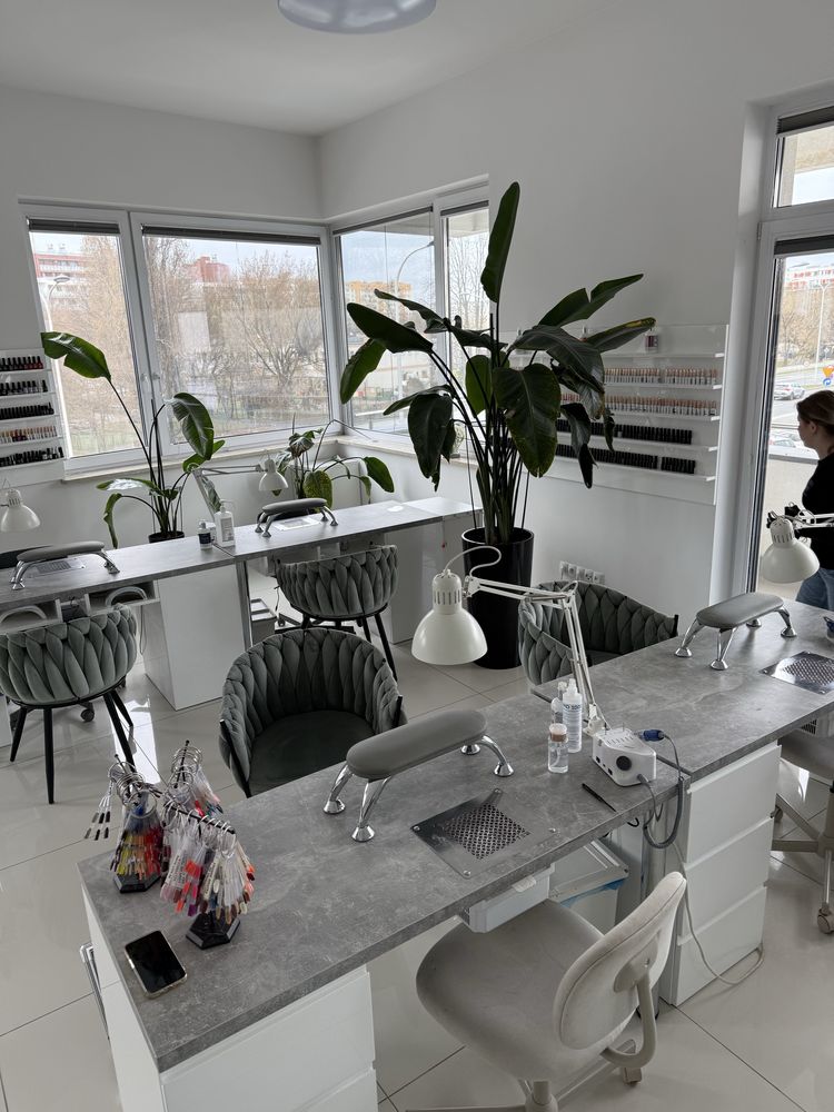 Wynajmę stanowisko do manicure