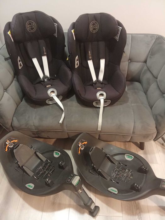 Dwa Foteliki Sirona z i-size deep Black z bazą