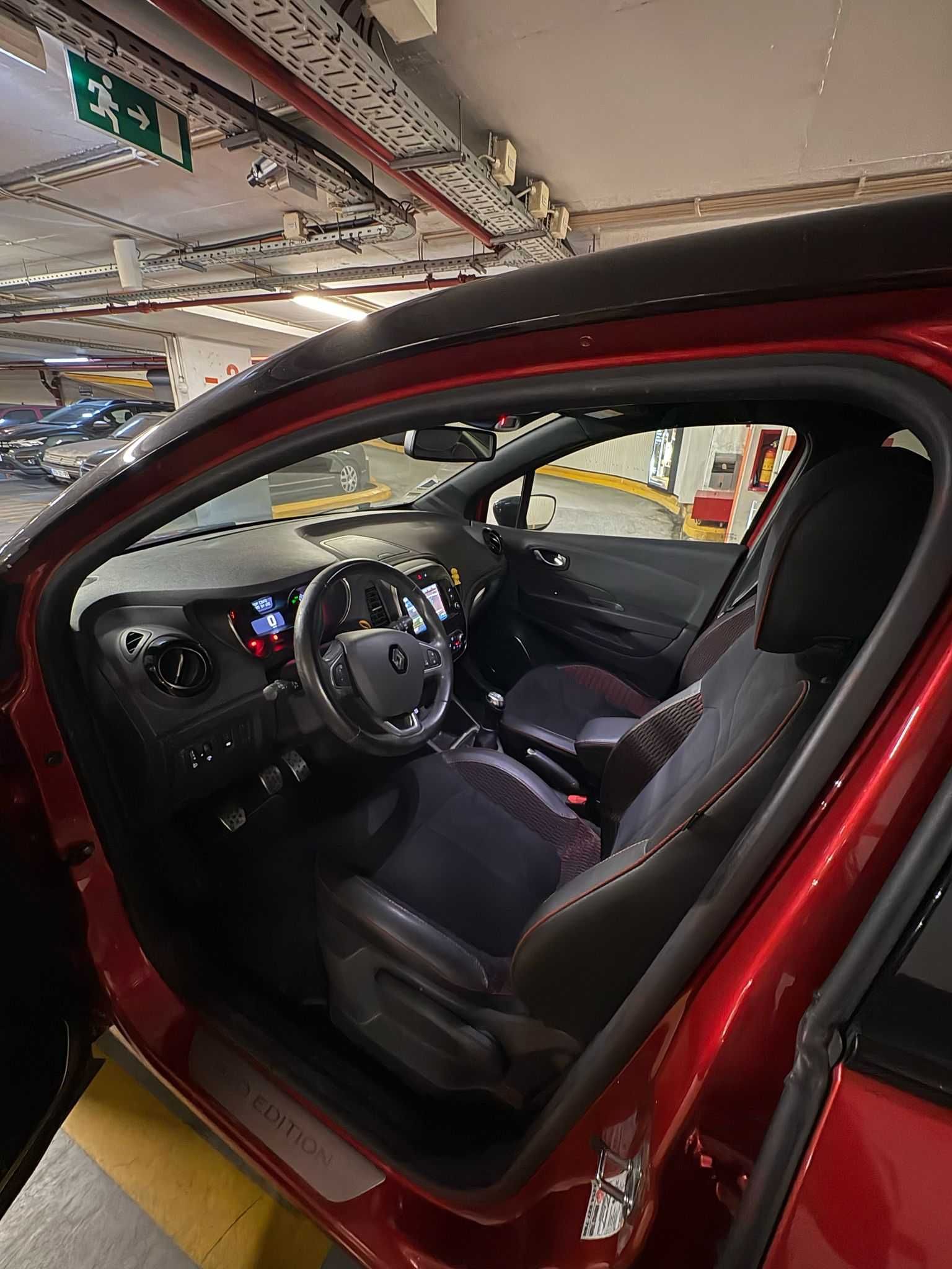 Renault Captur Red Edition 1.3 TCe 130CV - 32.385km | Impecável