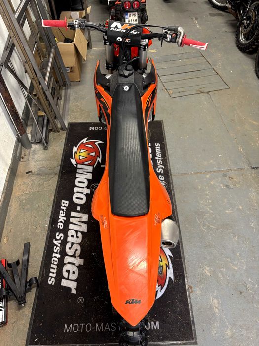 KTM 450 sx-f 2025 w idealnym stanie. tylko 18 mth!