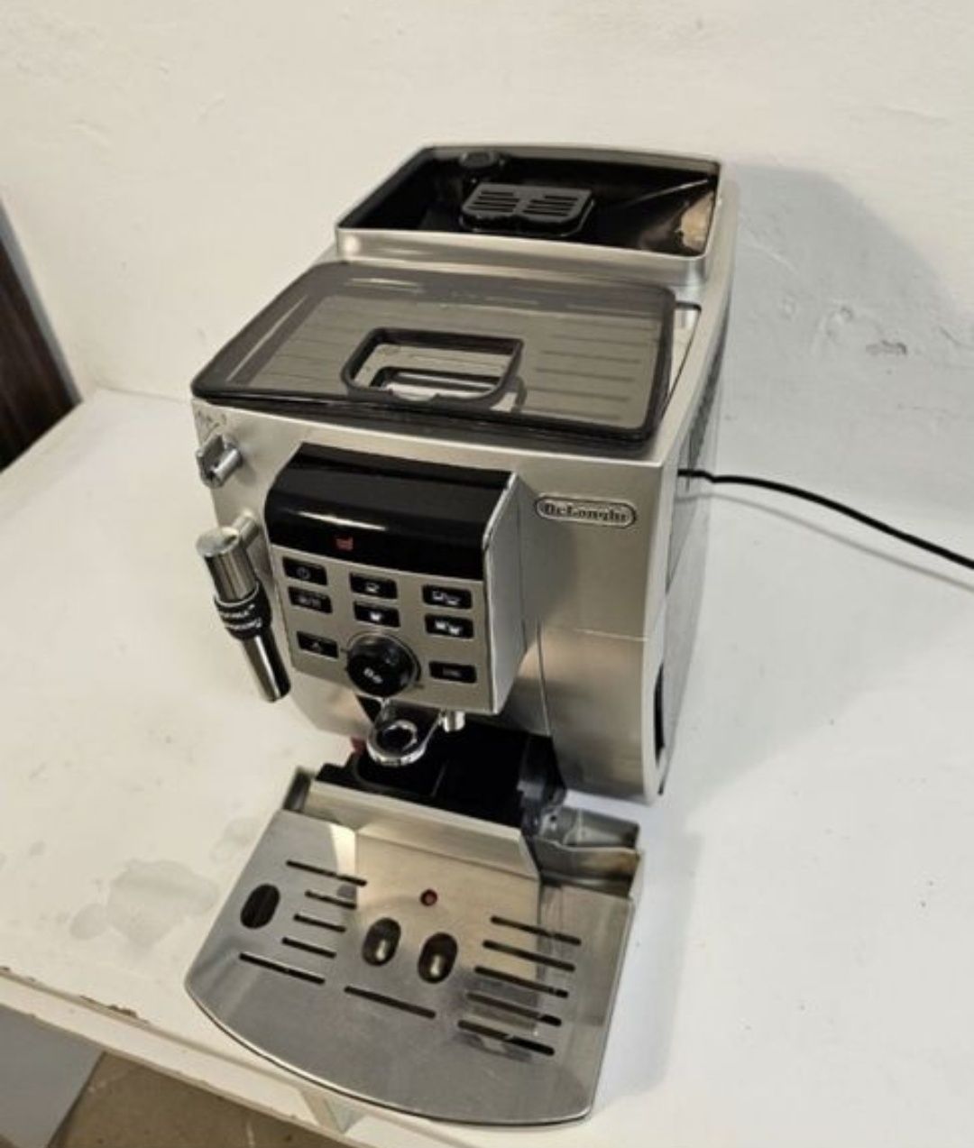Ekspres do kawy Delonghi Esam 26.120.SB