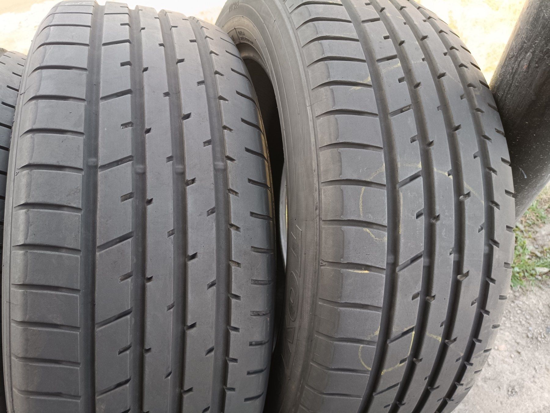 Літні шини Toyo 225/55 R19 резина Р19