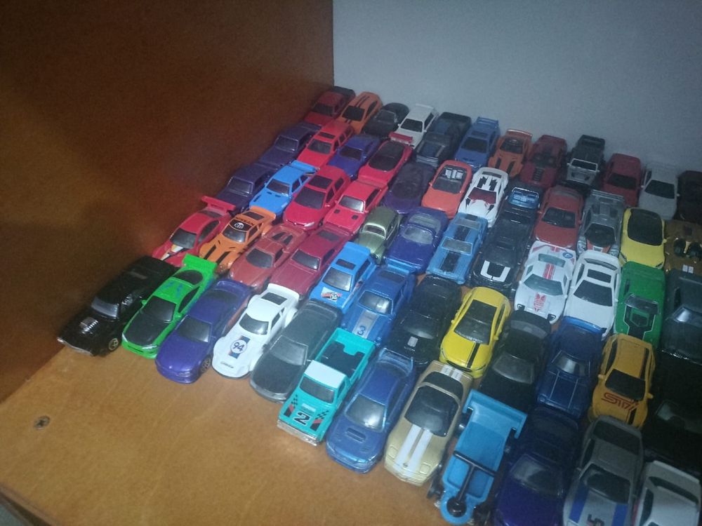 Coleção carros Hotwheels variados