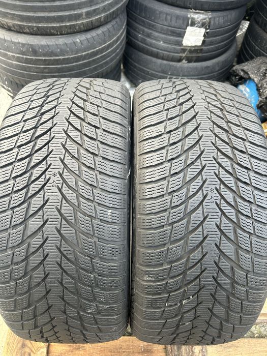 Пара зимових шин Нокіан 235/40r19