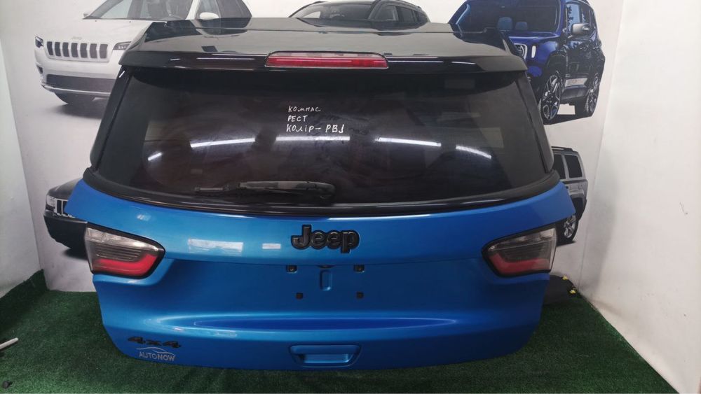 Кришка багажника (ляда) Jeep Compass 2017-2022 колір 68242348AA