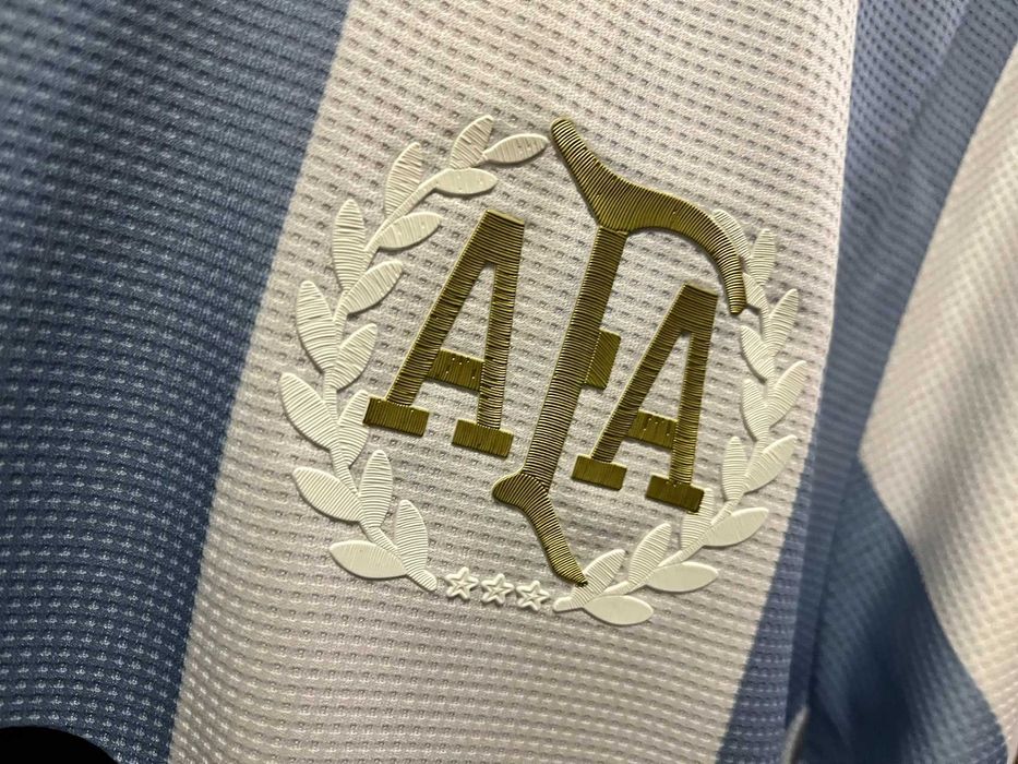 Nowość: Koszulka z okazji 50. rocznicy reprezentacji Argentyny Messi M