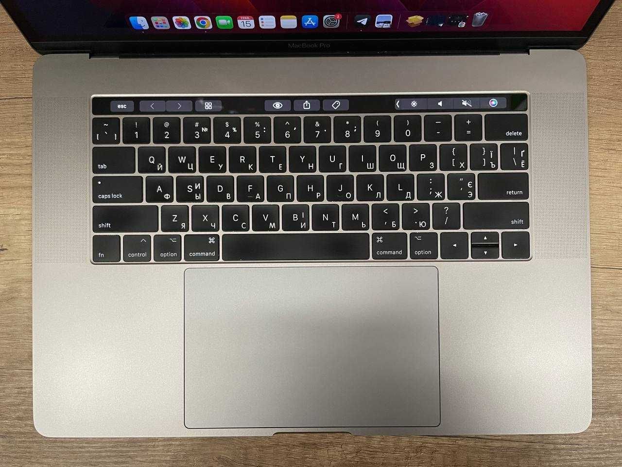 MacBook Pro A1707 15" 2017 i7/16Gb/256 Gb SSD/ Radeon Pro 555 2Gb