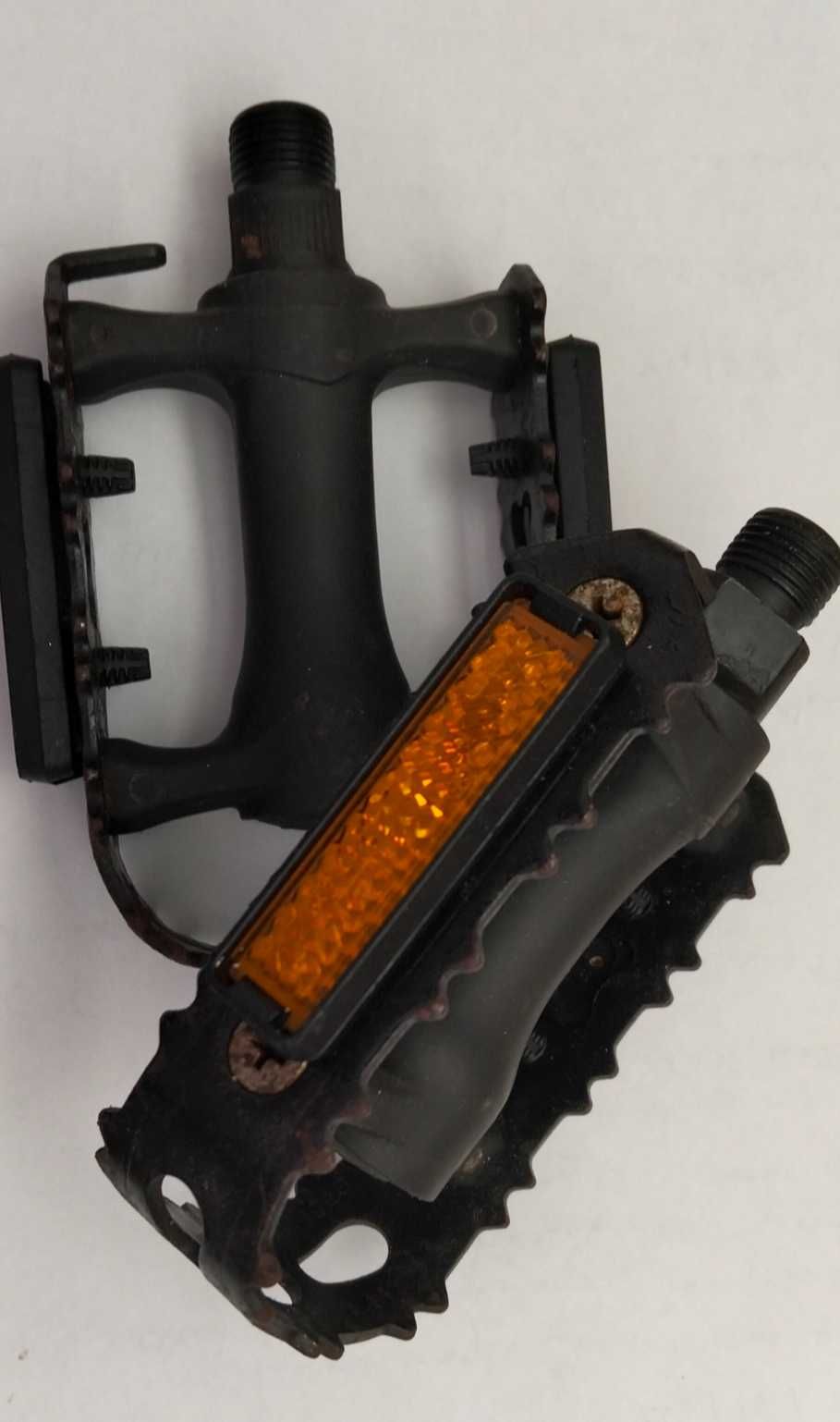 Roda Mavic Sup Magura 26, Luz Bontrager e pedais