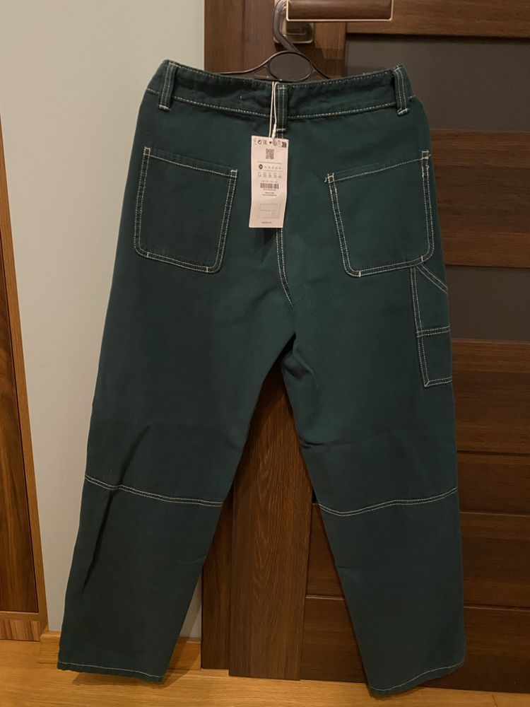 Jeansy cargo o kroju wide leg zielone Bershka