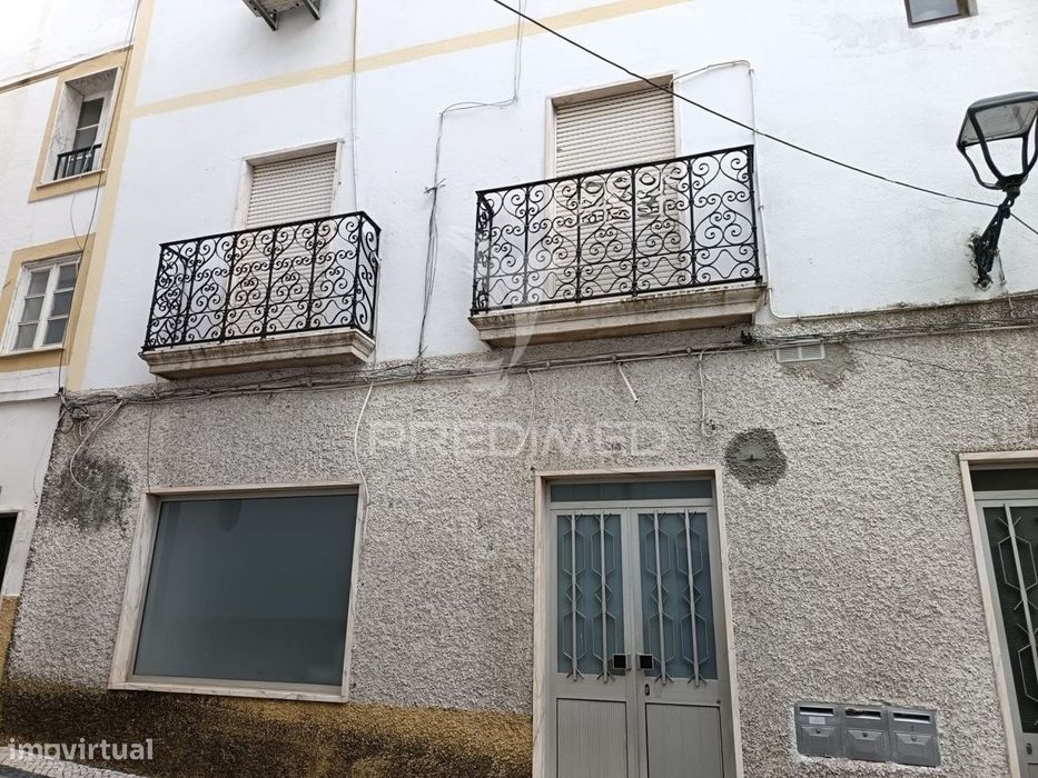Oportunidade Única no Centro Histórico de Elvas – Espaço Versátil c...