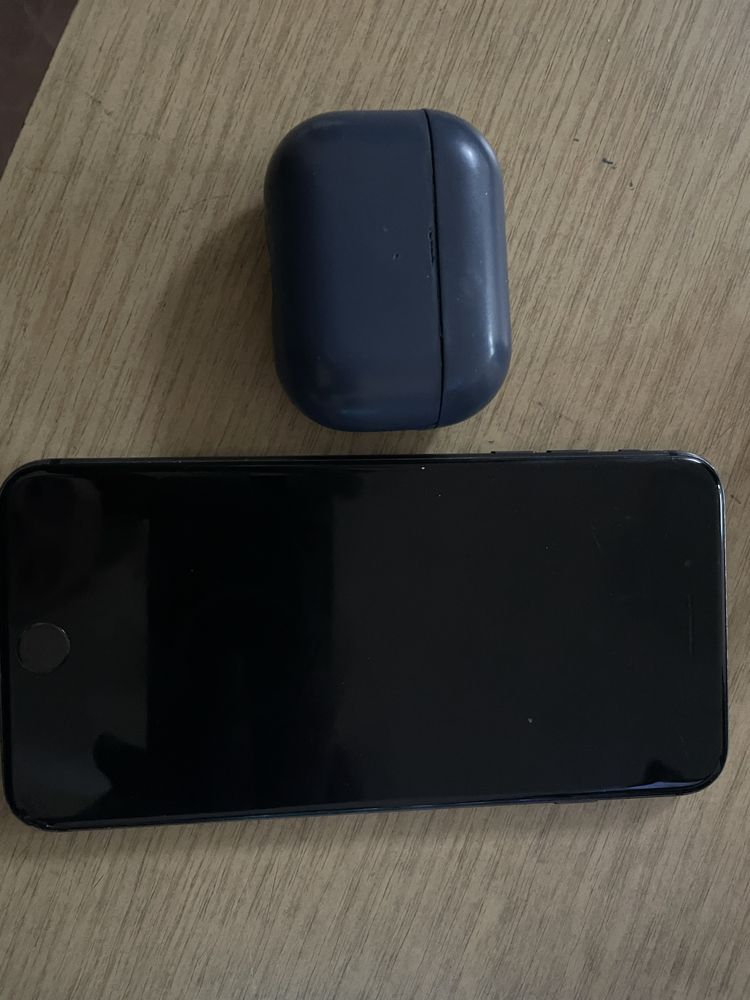 Iphone 8+ 64gb та Airpods Pro 1 (оригинал)