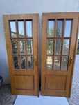 Portas duplas de sala com vidros
