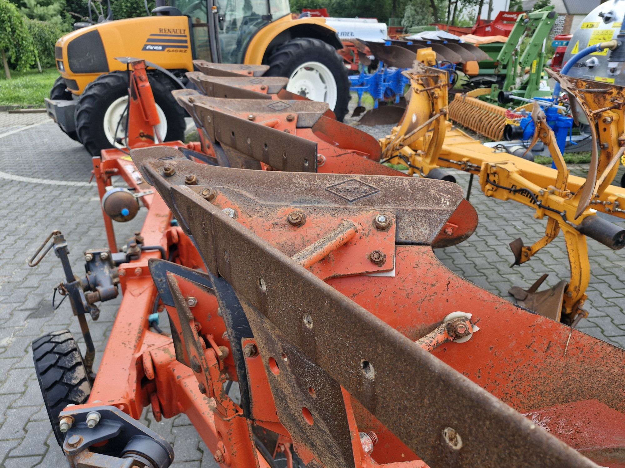 Pług obrotowy 4-skibowy Kuhn Multimaster 100 Huard hydrauliczne zabezp