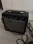 Amplificador Fender Frontman 15G