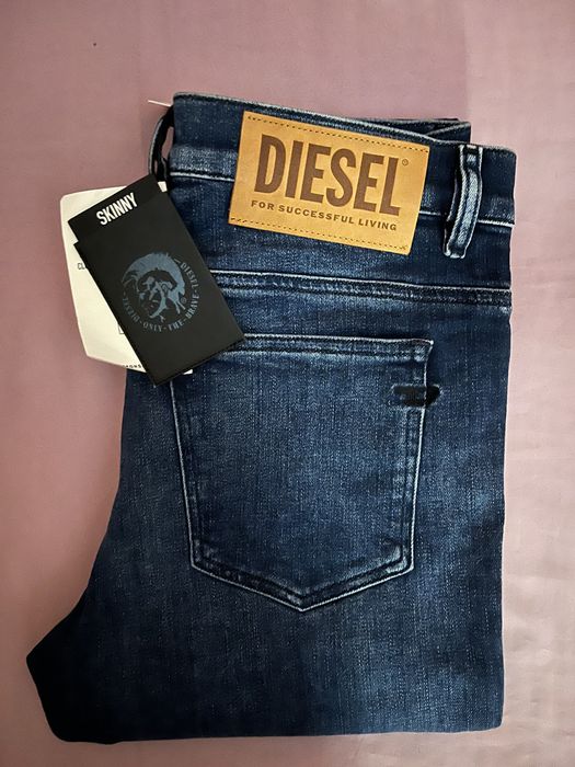 Wyprzedaż spodnie męskie Diesel.
