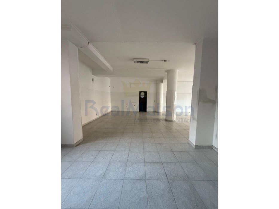 Arrenda-se excelente loja Rinhcoa / Rio de ouro