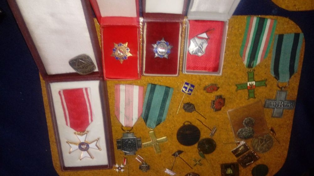 Medale, ordery, przypinki, historia.