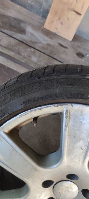 Jantes 17 , 5x108 Ford, mas estavam numa Laguna 2