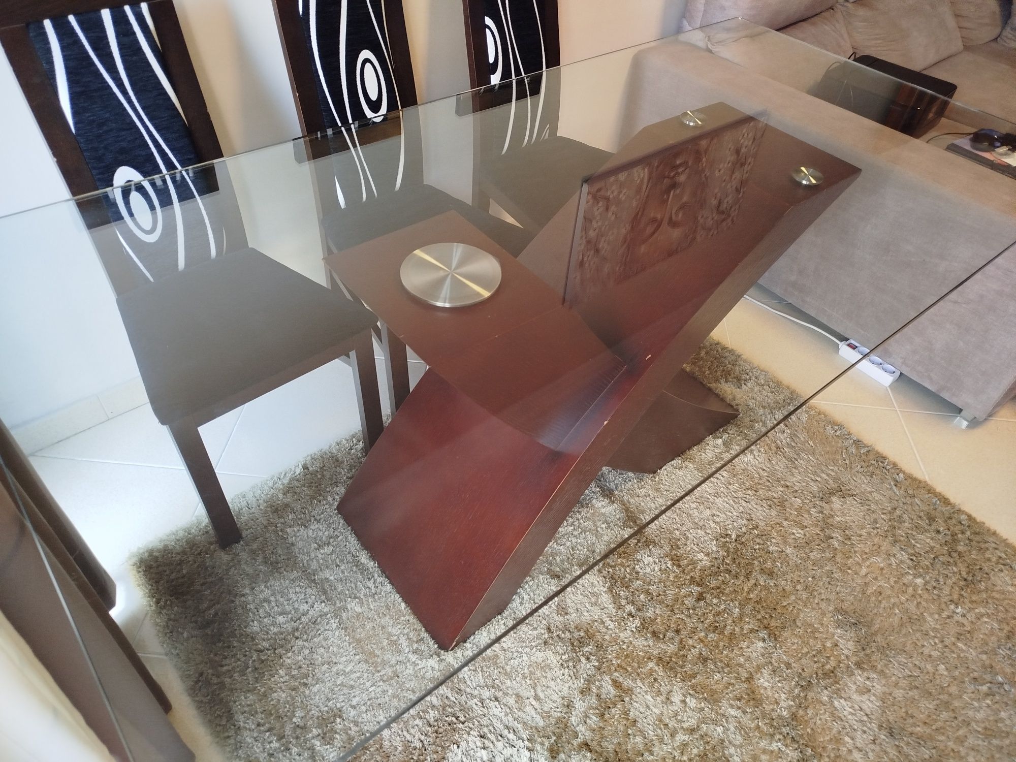 Mesa de Sala em Vidro com 6 cadeiras