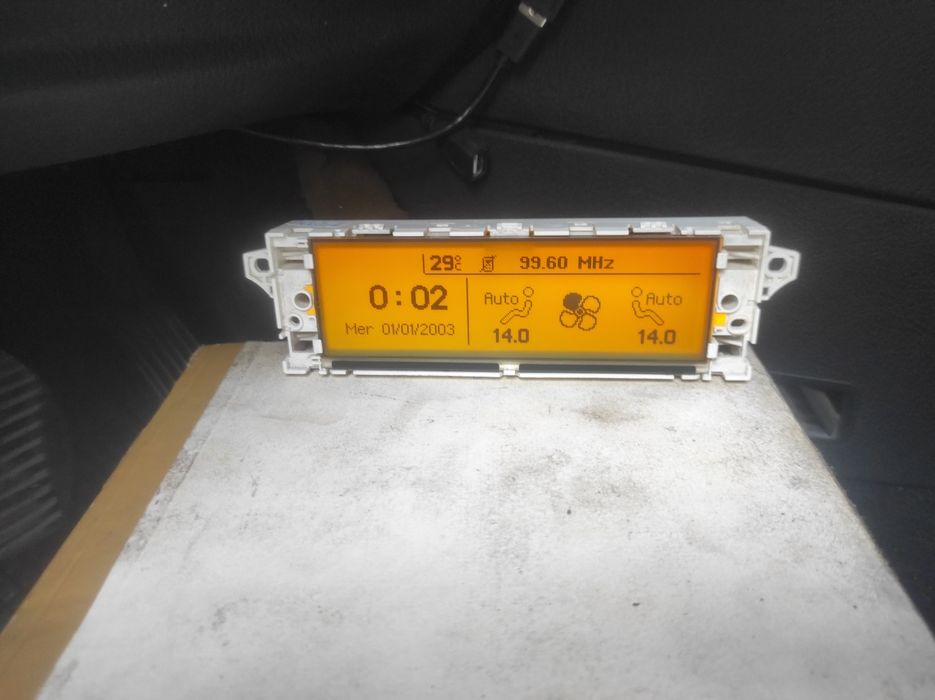 Дисплей пежо 407