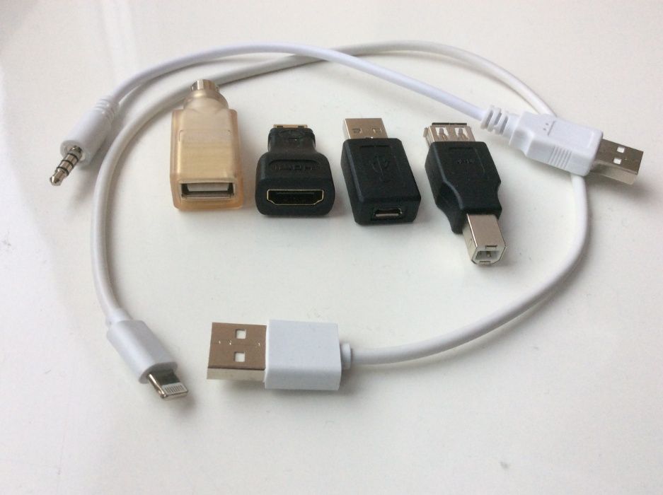 Klawiatura mini bezprzewodowa na USB,ADAPTER HDMI/VGA/DVI,Kable  itp.