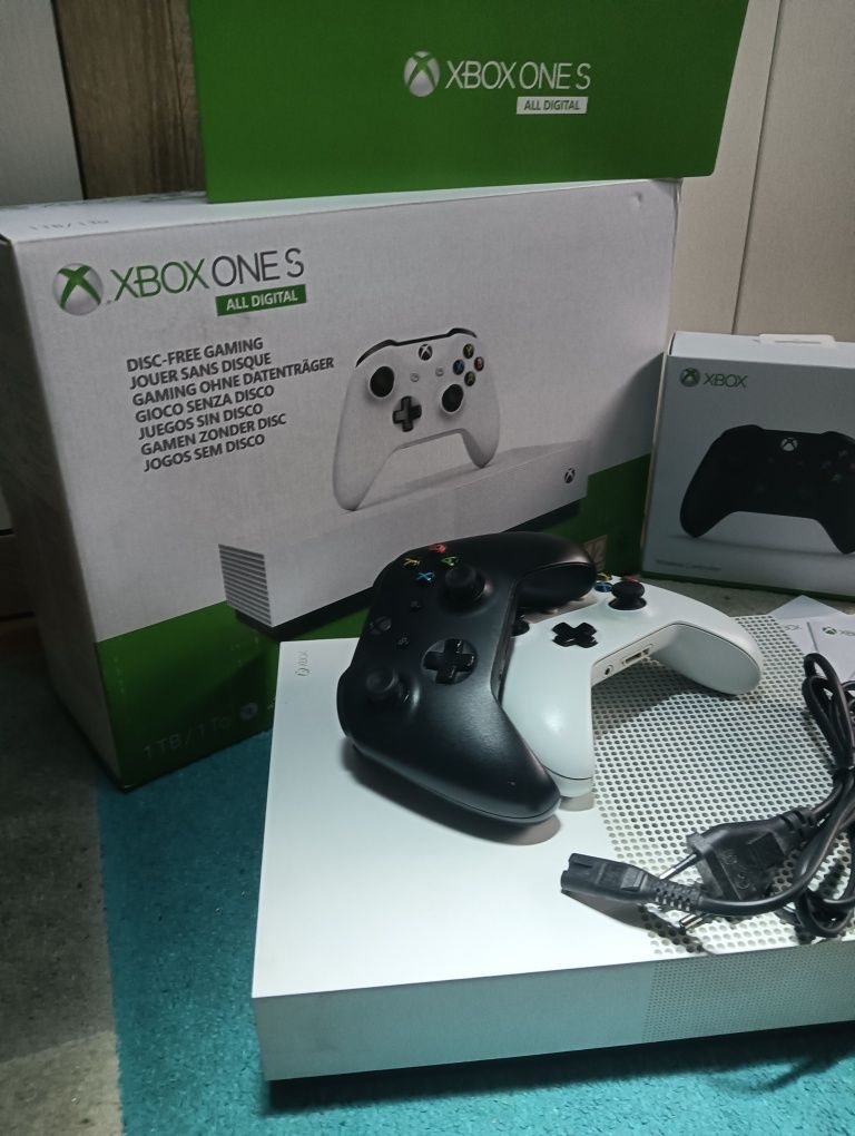 Xbox Microsoft One S 1TB All-Digital Edition. 

[TYLK