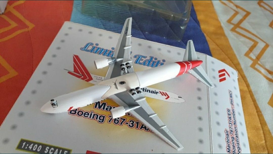 Modelo Avião Martinair Boeing B767 Escala 1:400 1/400