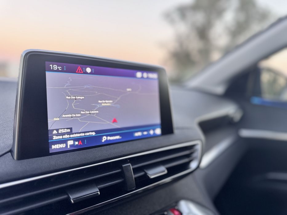 PEUGEOT 5008 1.5 hdi ALLURE 2019 full extras garantia 18 meses