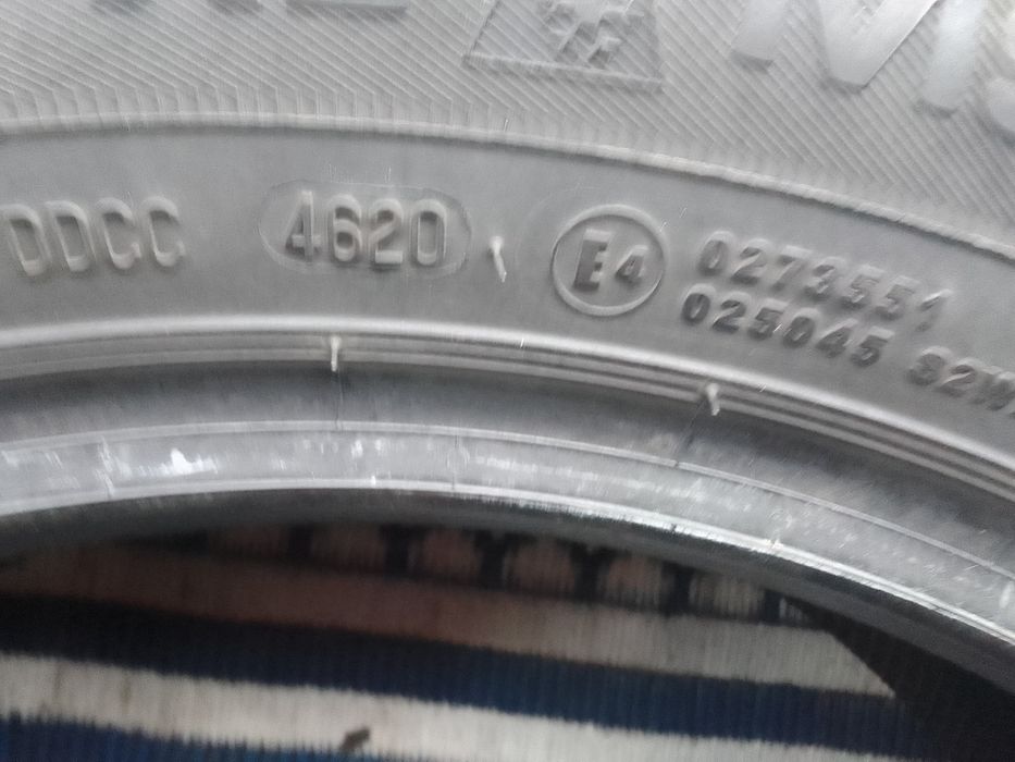 Opona zimowa 215/55r17 UNIROYAL 2020r